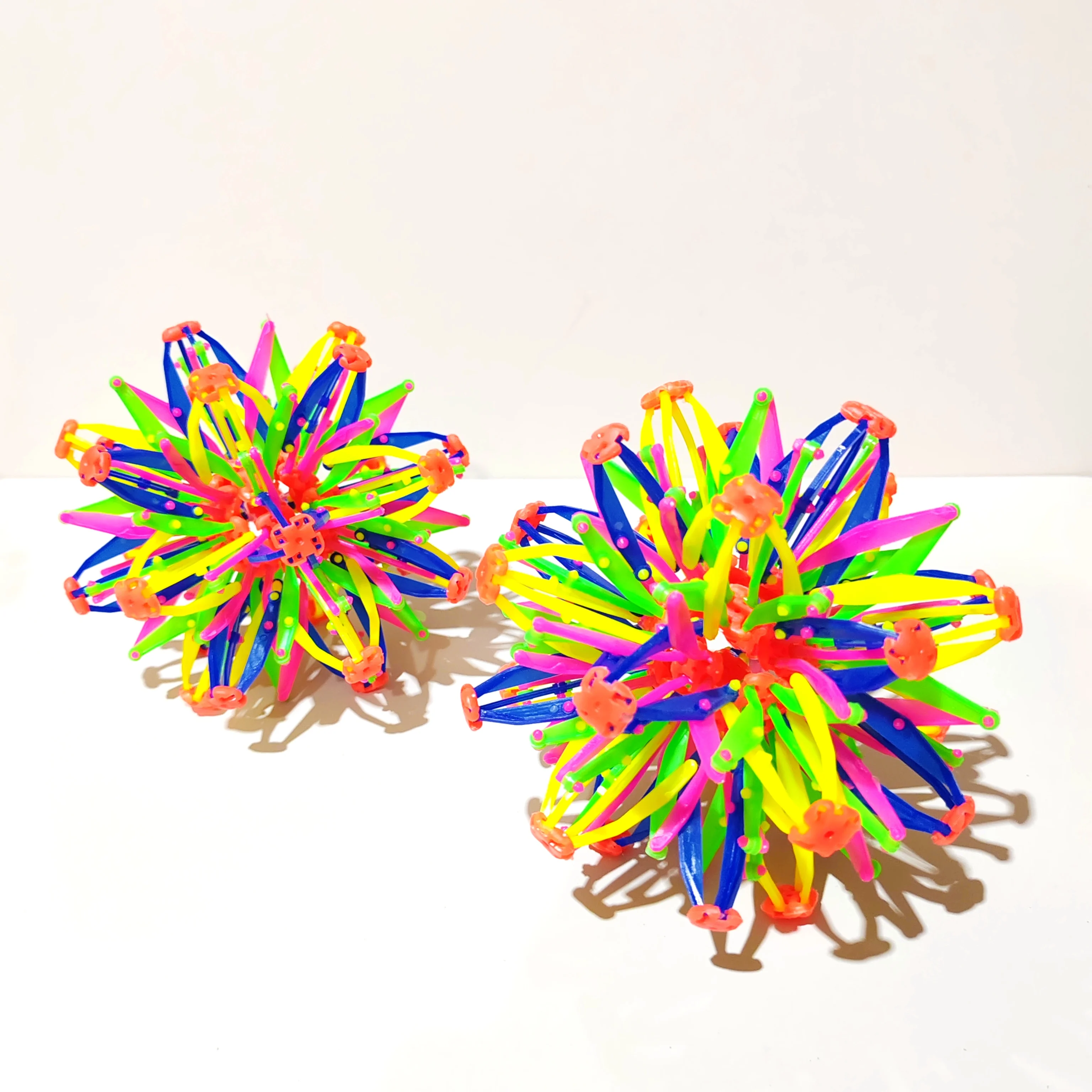 Magiczna Rozciągliwa Kwitnąca Zabawka Skacząca, Interaktywna Gra do Zabawy w Domu i na Zewnątrz, Idealny Prezent na Dzień Dziecka, Halloween, Boże Narodzenie