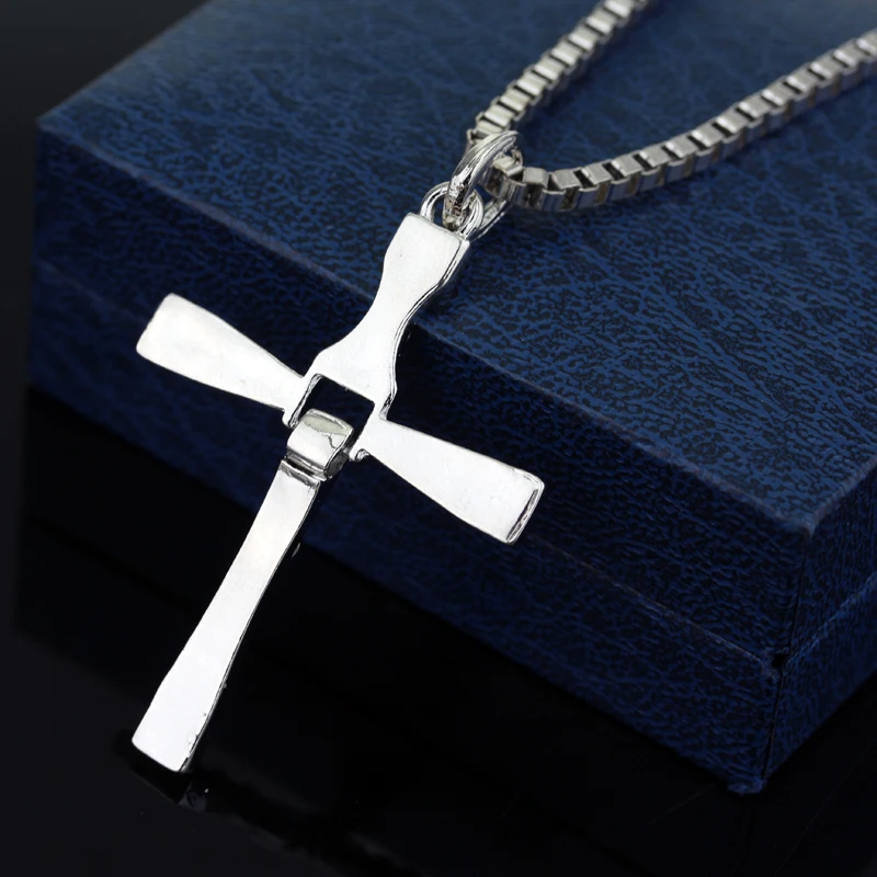 The Fast and The Furious Dominic Toretto Crystal Jesus Cross Pendant Necklace For Men Crucifixo Masculino Jesus Christ Neck