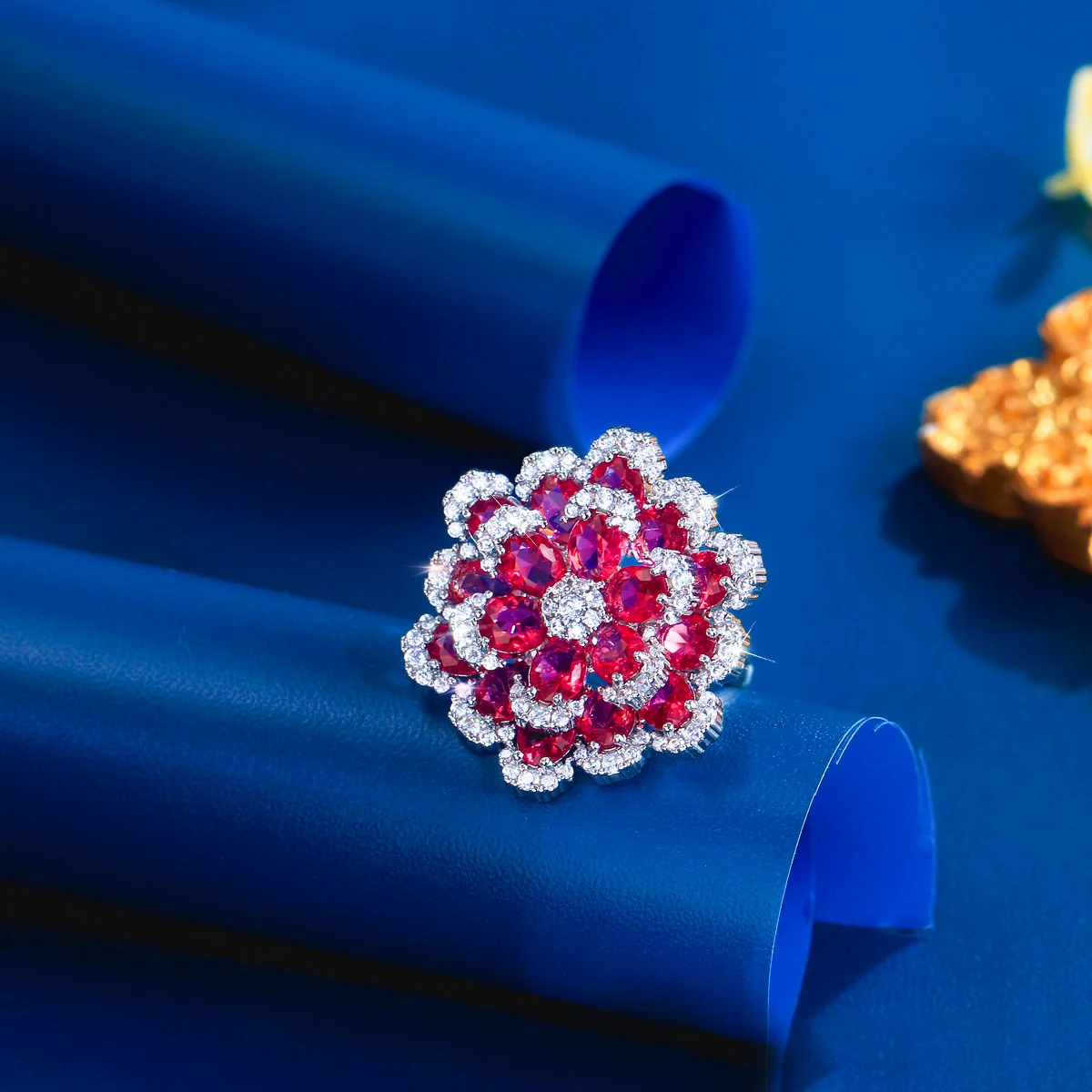 CWWZircons Rosaroter Zirkon Blumenförmiger Verstellbarer Ring für Frauen Glänzender Hochzeits- und Verlobungsschmuck Modeschmuck Geschenk Großhandel J0267 – Detail 8