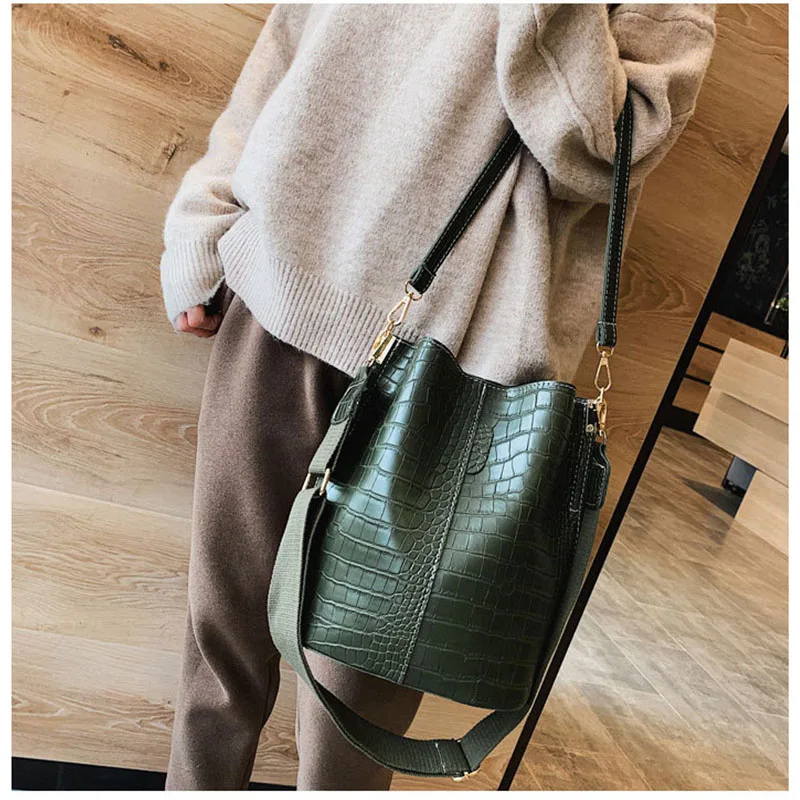 Women\'s bag Female Shoulder bag Handbag for women Crossbody bag new fashion Alligator print one-shoulder bucket bag