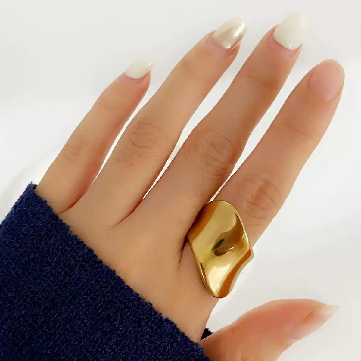 XIYANlKE Silver color Trend creativeNew Love Heart shaped Gold Ring LightLuxury Metallic Texture Girls jewelryCouple