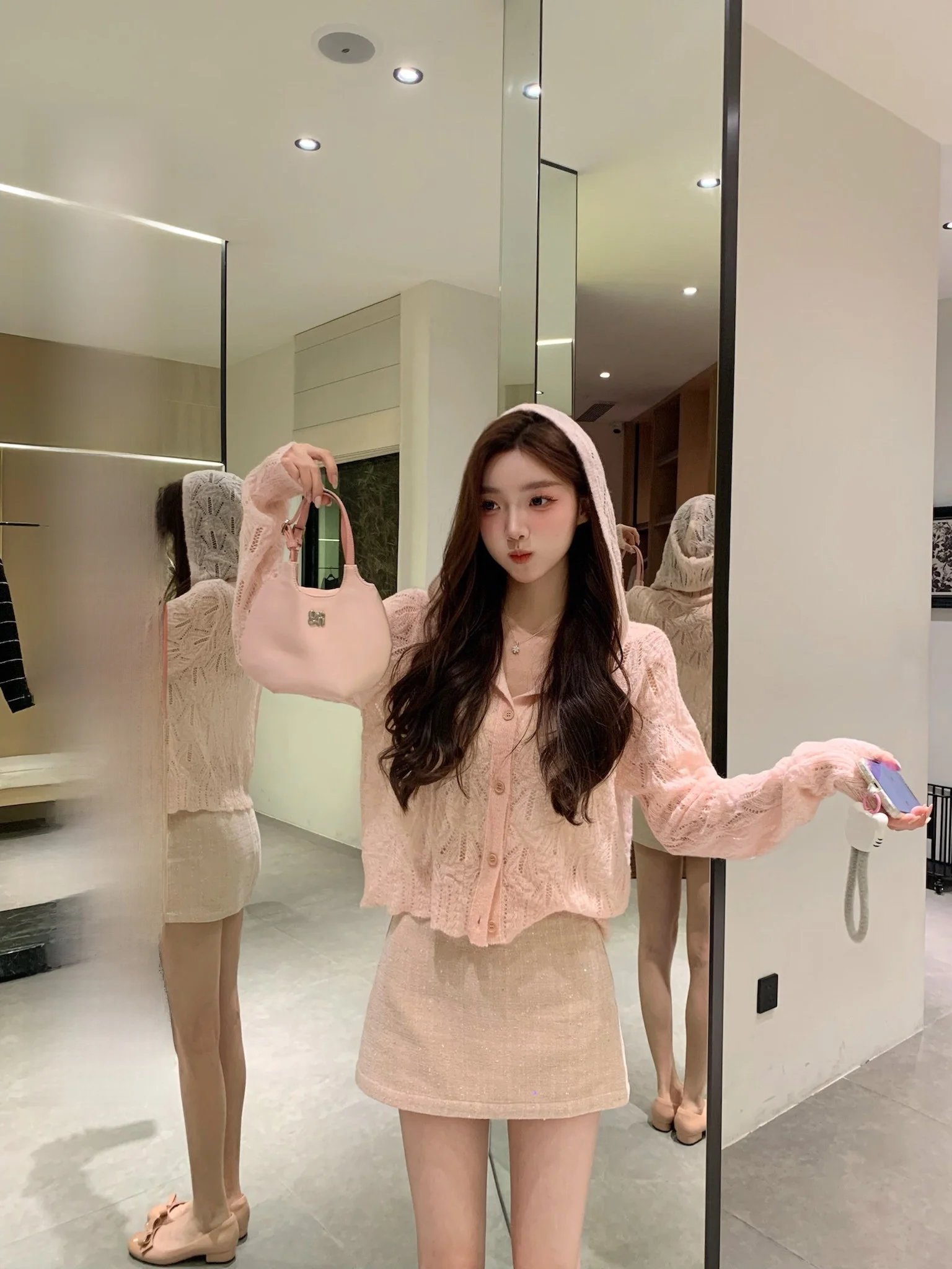 

Вязаный комплект Ele: юбка А-силуэта и топ с длинными рукавами и V-образным вырезом, белый, для женщин, осенний сезон