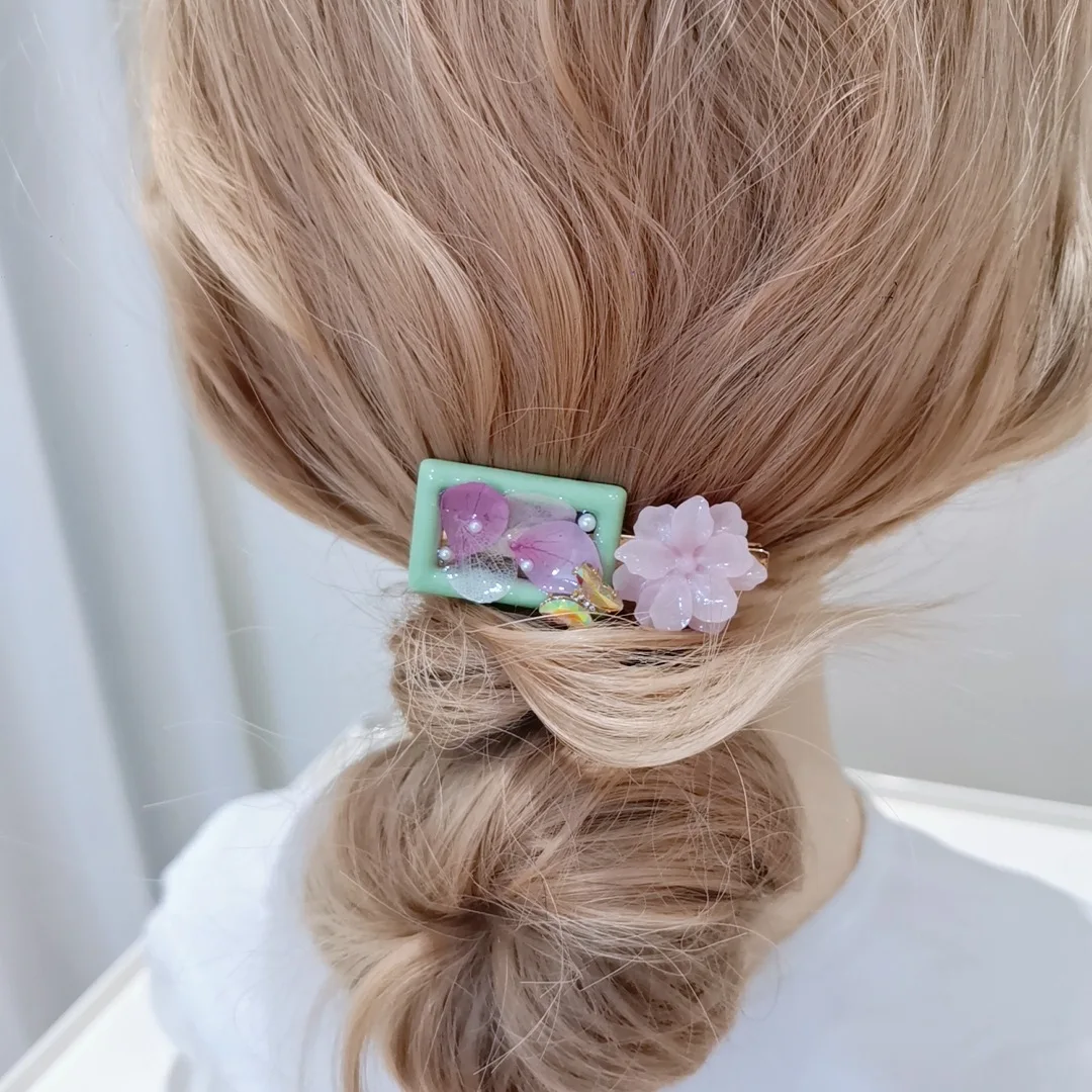 3185 Wholesale Handmade Camellia Hair Clip Duckbill Clip Plant Dried Flower Resin Hair Accessory Vintage Forest Girl Style