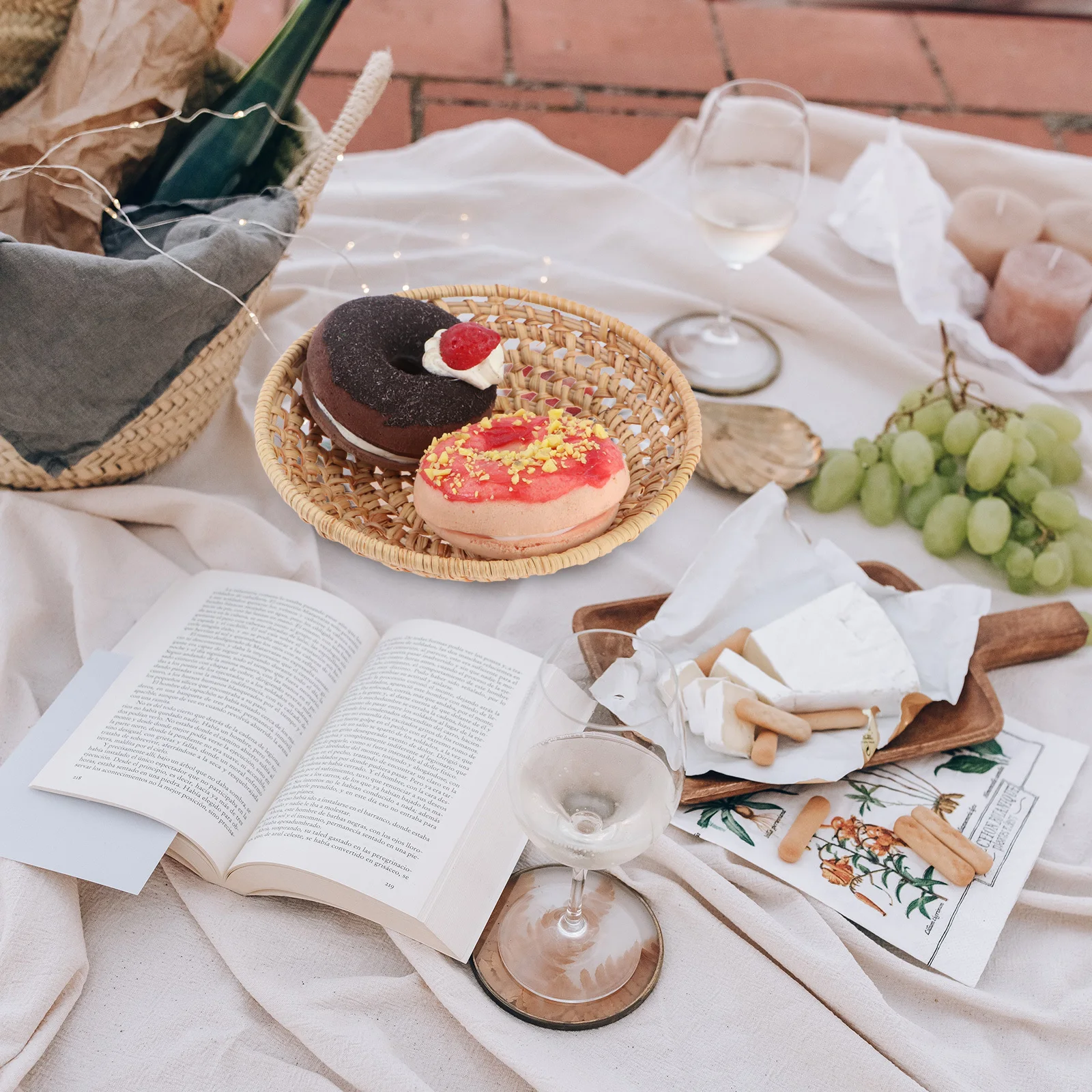 

2Pcs Rattan Woven Fruit Plates Snack Trays Perfect Size Dessert Serving Tray Desktop Fruit Snack Plate Rattan Woven Food Plate