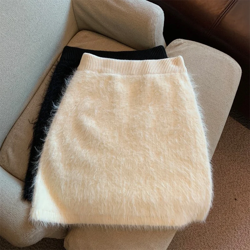 

2023 Autumn/Winter Mink Wool Knitted Halfskin Skirt Women's High Waist A-line Wrapped Hip Short Skirt with Advanced Feel Versati