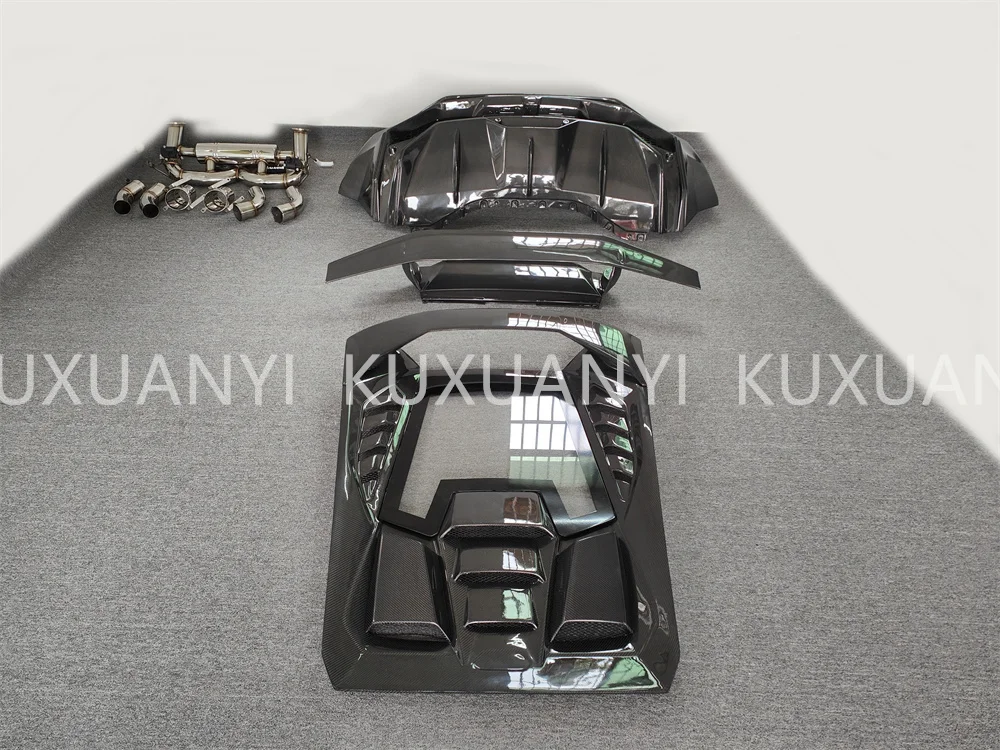 Used for Lamborghini Huracan LP610 upgrade with Tecnic style carbon fiber tailgate rear spoiler rear bumper exhaust body kit