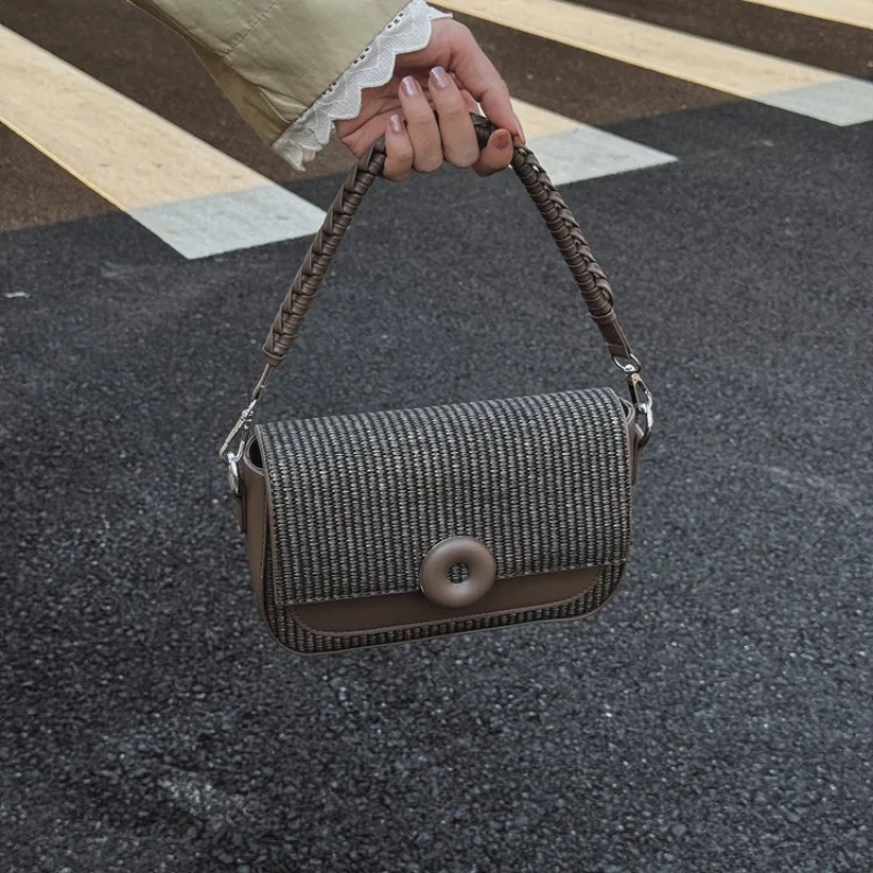 

Ladies Crossbody-Bag Crafted From Premium Leather Featuring Trendy Design And Paris Vintage Commuter Look​