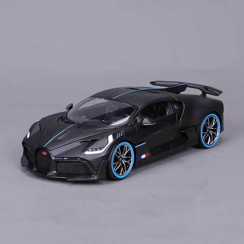 Bburago 1:18 50th Anniversary Carbon Fiber Bugatti Divo Alloy