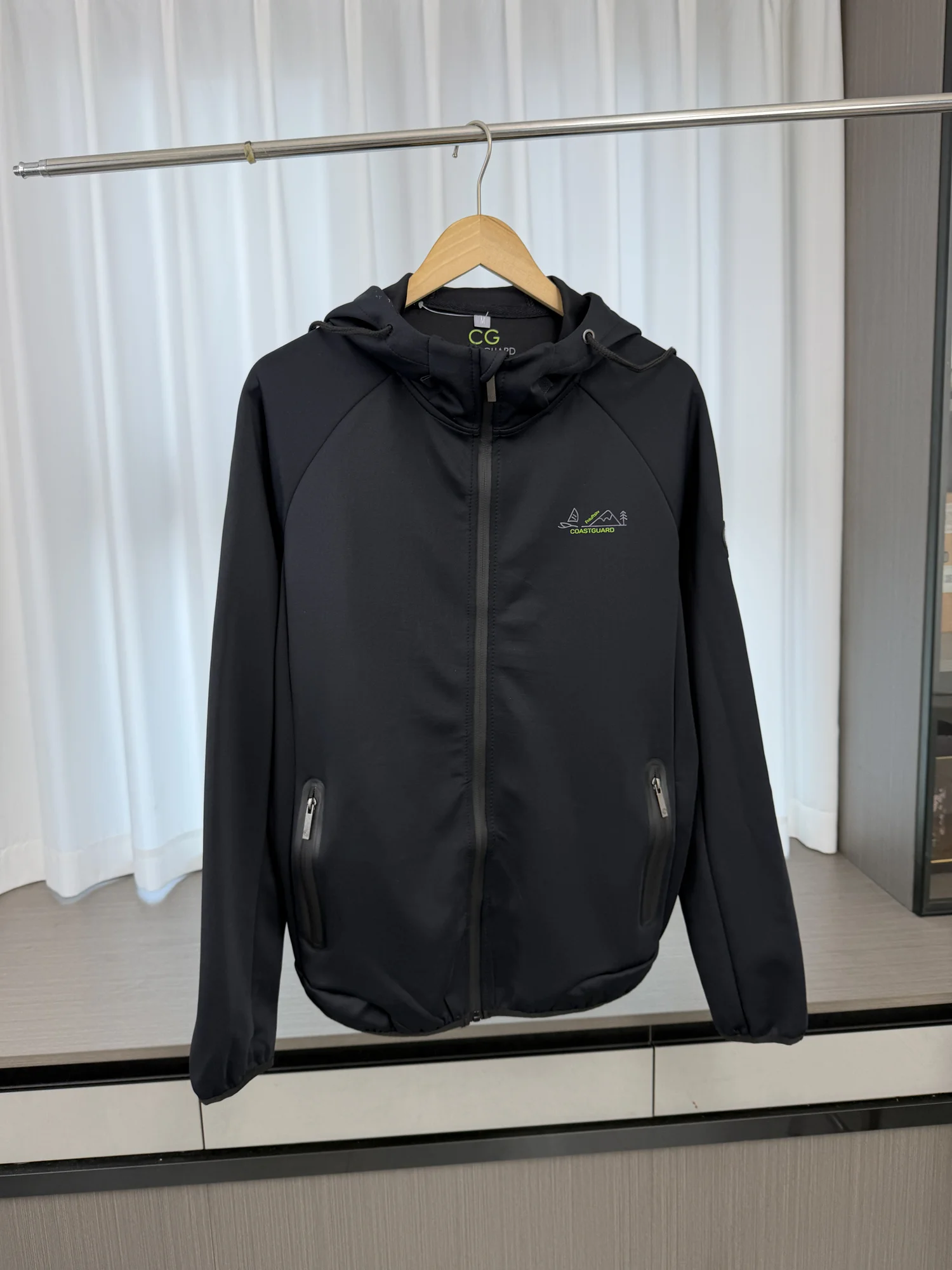 

Men's Spring Loose Fit Outdoor Sports Hooded Open Cardigan Fashionable Sweatshirt Jacket Casual Style Long Sleeve Zipper Closure