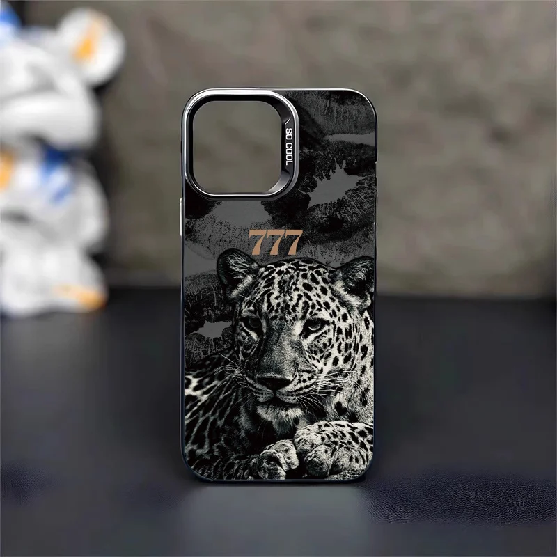 

High-end retro black and white leopard print phone case suitable for iPhone 16 15 14 13 12 11 Pro/ Max/Plus anti-fall and shock