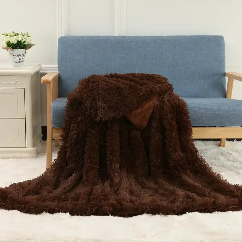 Doppelschichtige Plüsch-Warm-Winter-Überwurfdecke für Zuhause, Tagesdecke auf dem Bett, karierter Stuhl, Handtuch, Sofabezug, Lammbettdecken und Überwürfe