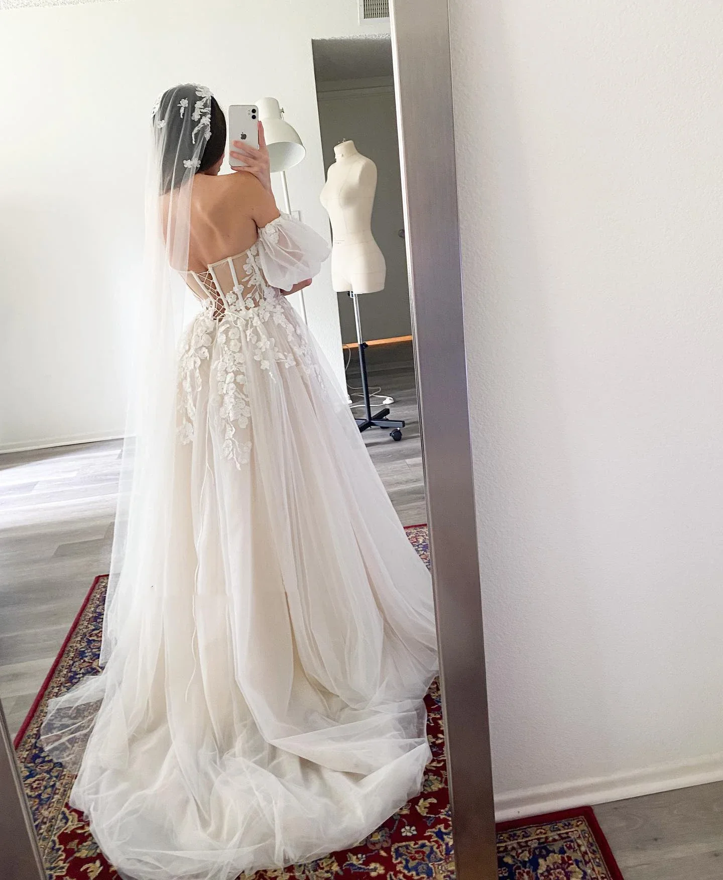 Vinca Sunny Aangepaste Korte Pofmouwen Trouwjurken Champagne Liner Tule Applicaties Bruidsjurken Womens vestidos de novia