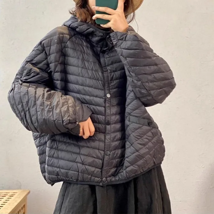 

Женская легкая пуховая куртка с капюшоном, художественная осенне-зимняя новая дизайнерская универсальная верхняя одежда небольшого размера, повседневная одежда для поездок на работу