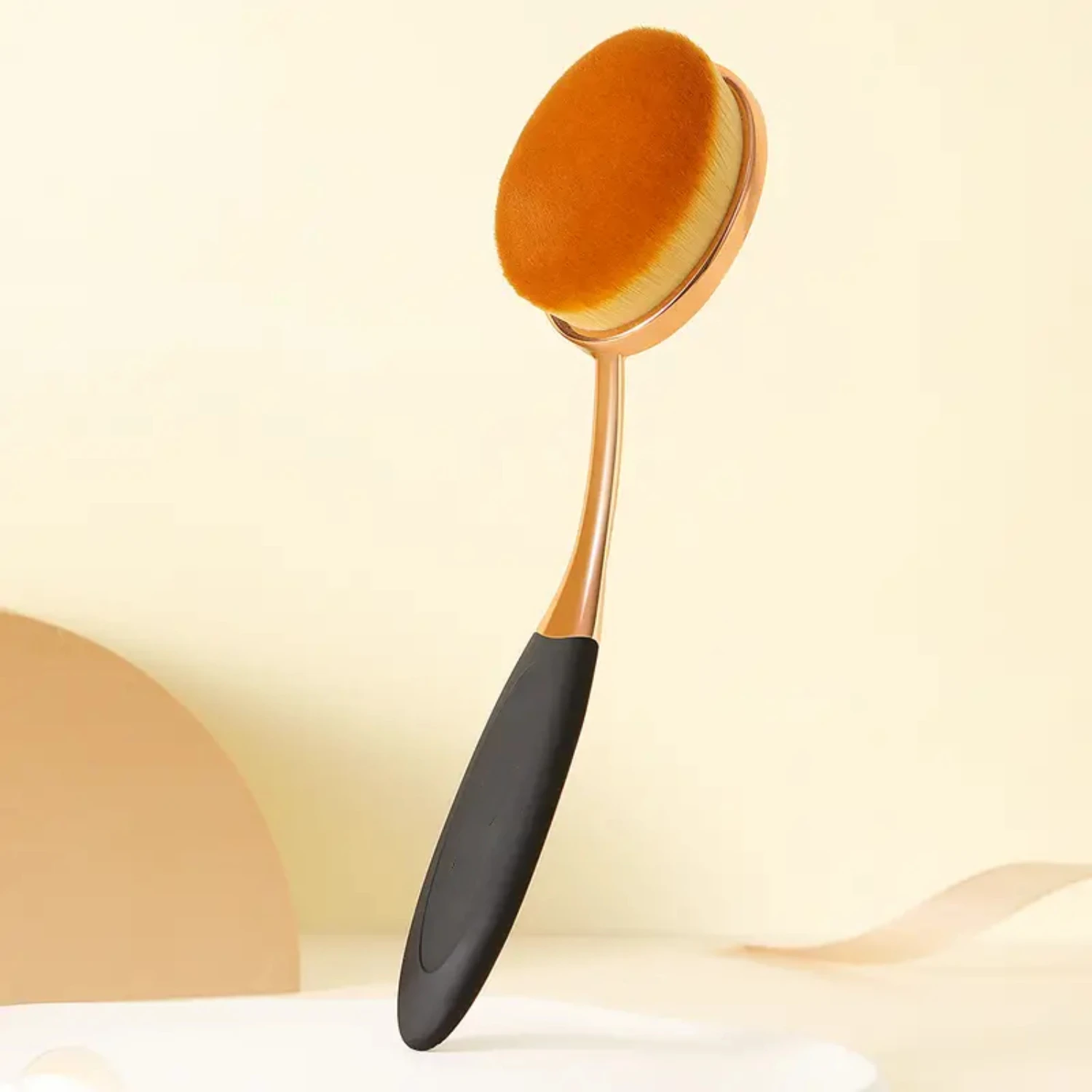 Flawless Oversized Oval Makeup Brush for Quick and Effortless Application of Liquid and Powder Foundation