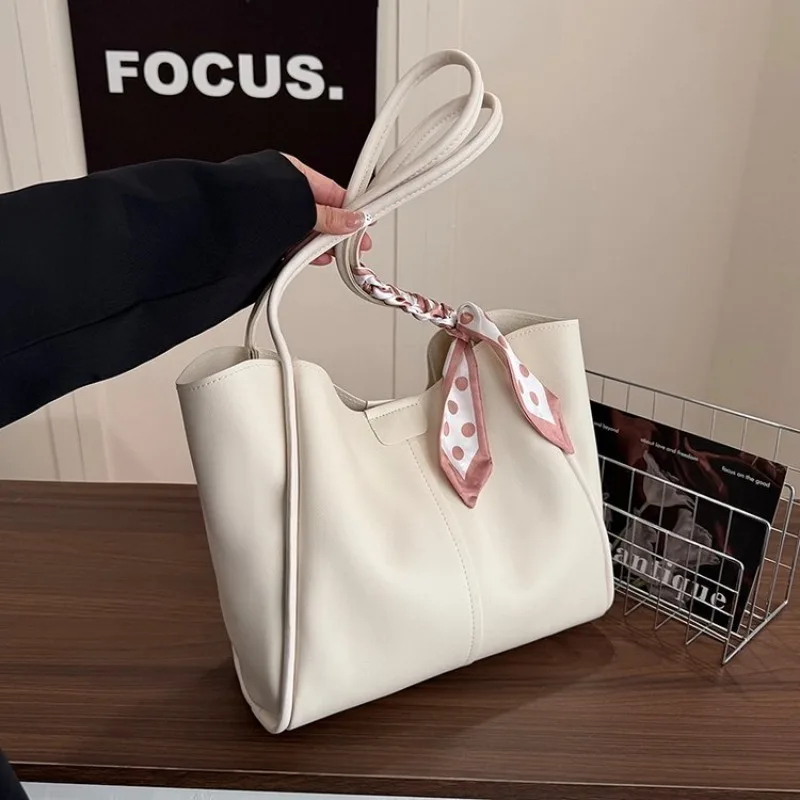 CEEKAY Damen-Tragetasche, cremeweiß, weiches PU-Leder, große Schulterhandtasche mit Schal-Detail und Beutel-Set, für den täglichen Pendelverkehr, lässig – Detail 40