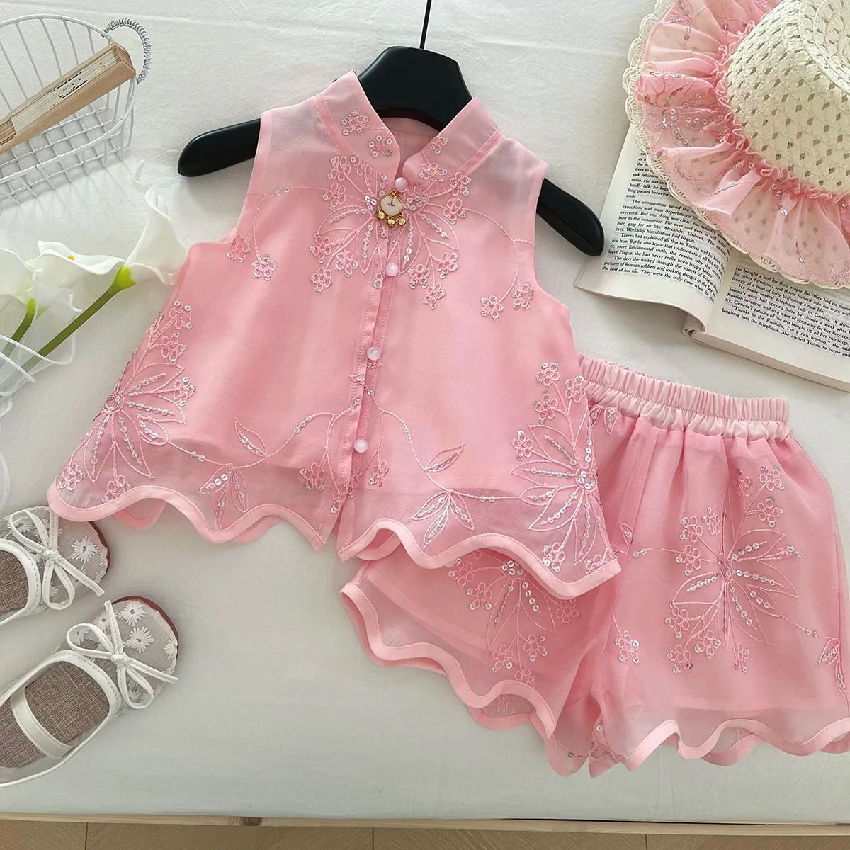 

2026 Summer Girls' New Set Sleeveless Top Vest Fashion Shorts Cute Thin Chinese Style Two Piece Set