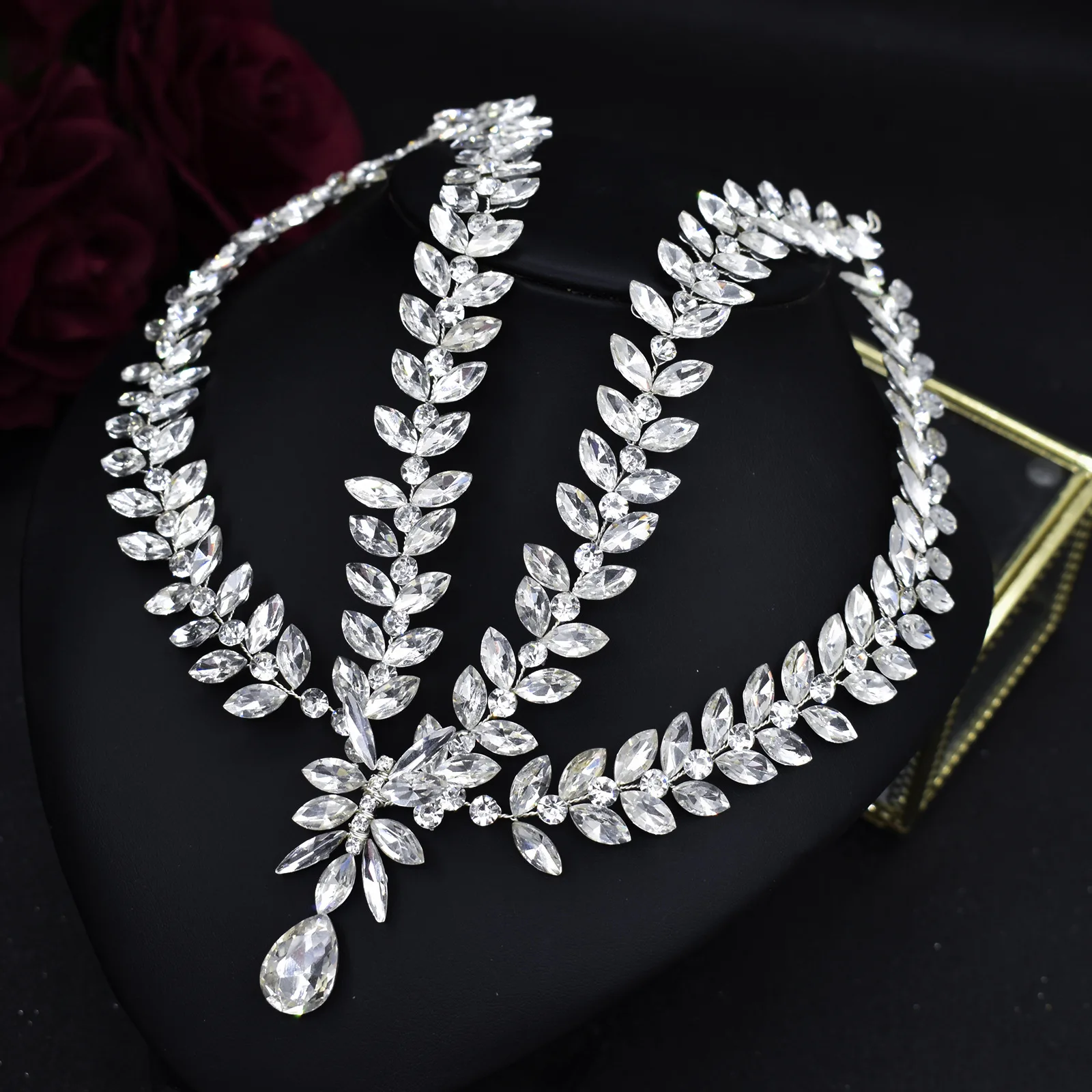 

Luxury Bridal Rhinestone Wedding Forehead Headband Women Headdress Water Drop Bridal Head Tiara Bride Head Piece with Combs