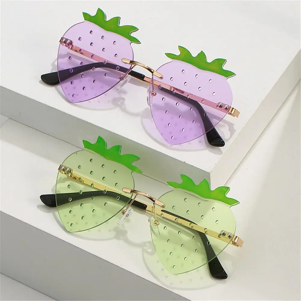 

Street Snap Party Rave Eyewear Christmas Decorations Sun Glasses Strawberry Sunglasses