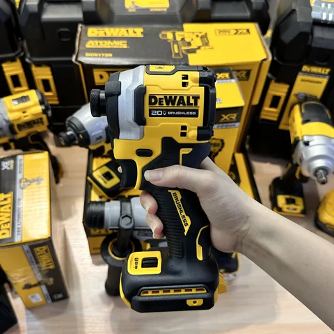 DEWALT 20В Ударная дрель DCF850 - мощный инструмент для профессионалов — пример использования