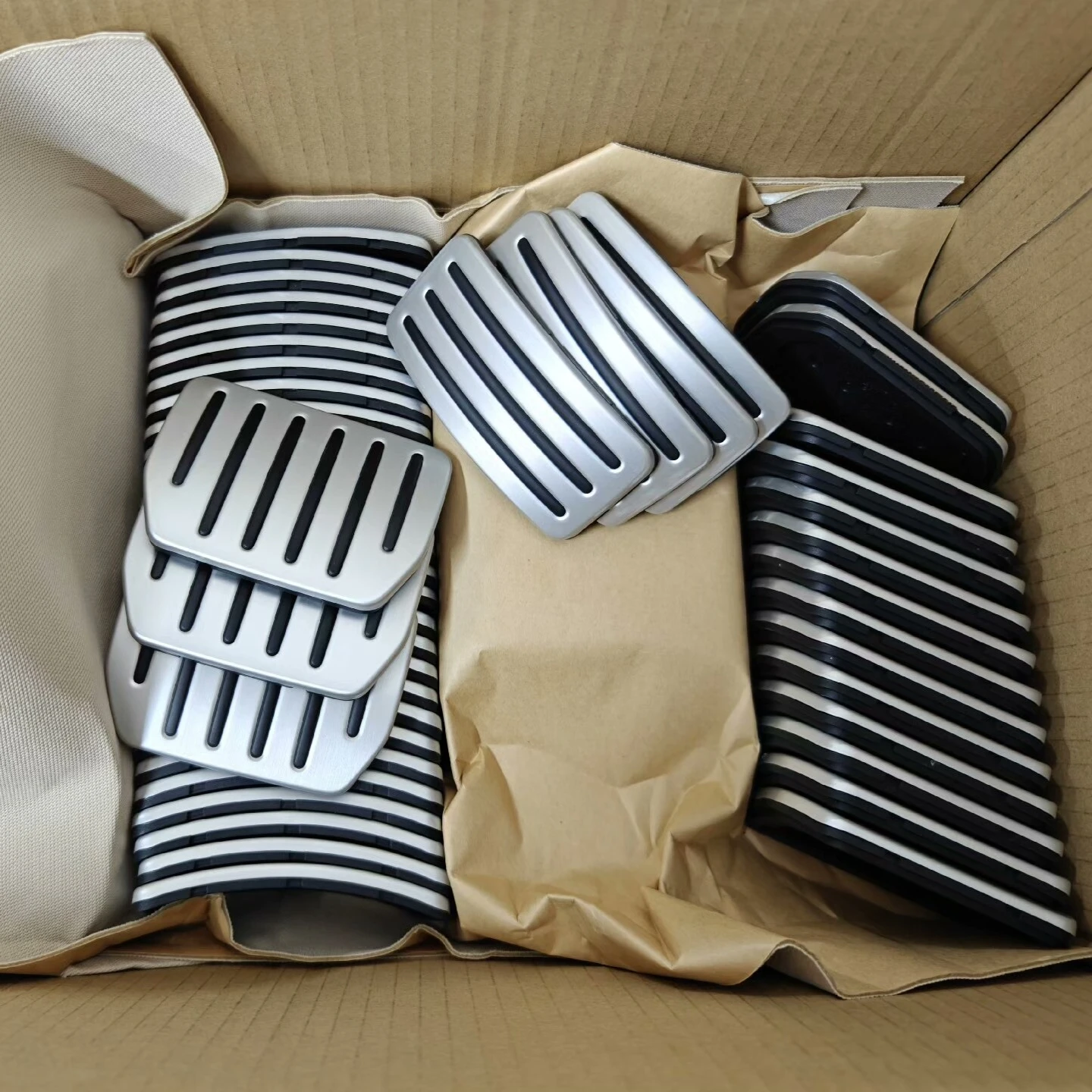 

For Tesla 2022-2023 Model Y/Model 3 Metal Aluminum Sports Brake Pedals