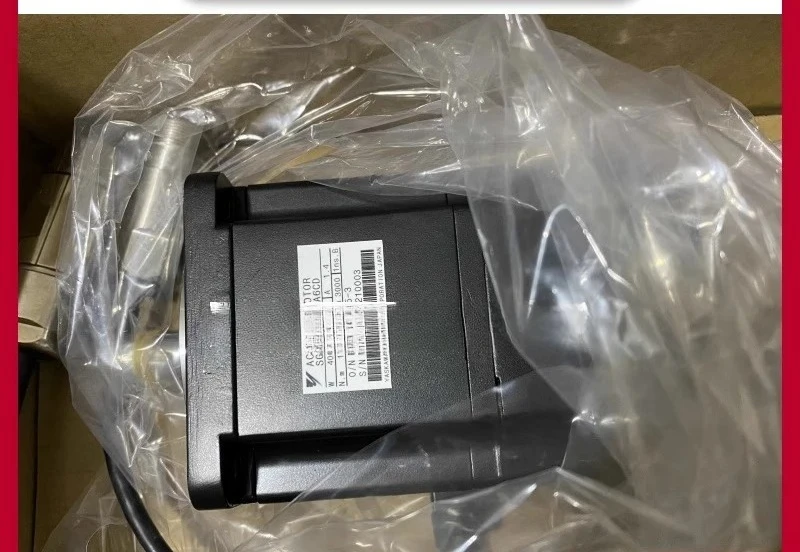 

SGMPH-04DAA6CD Original 400W Servo Motor Brand New