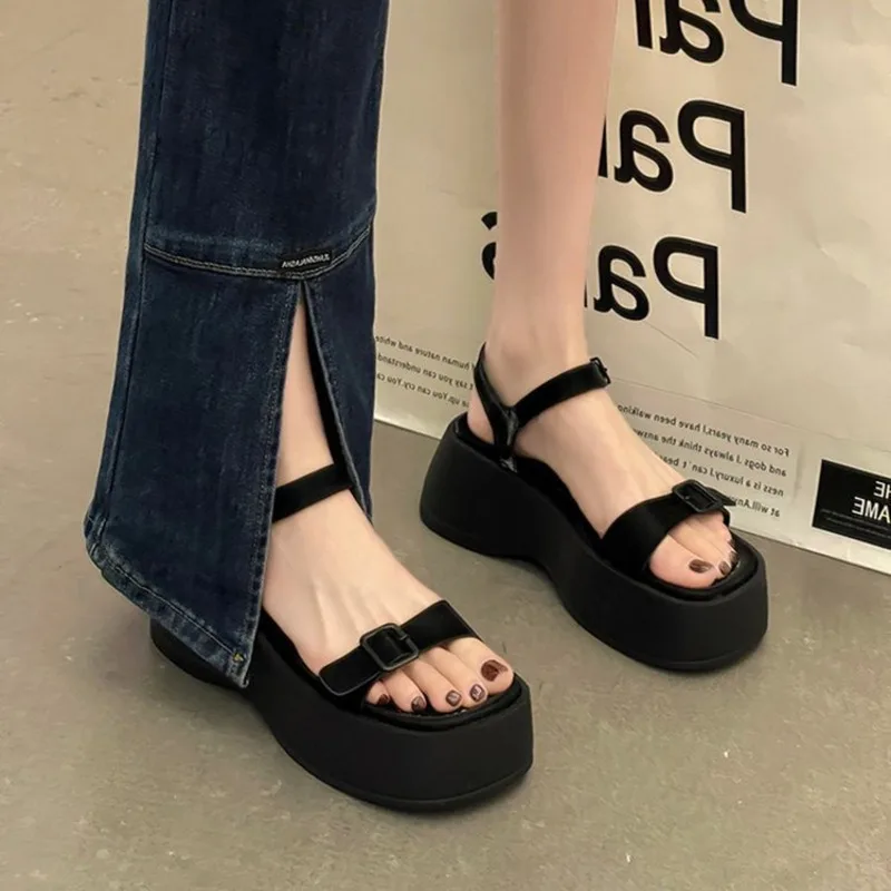 Korean Style Sandals For Women To Wear A Sense Of Luxury. 2024 Summer New High Rise Thick Sole With Skirt, Beach Sponge Cake,