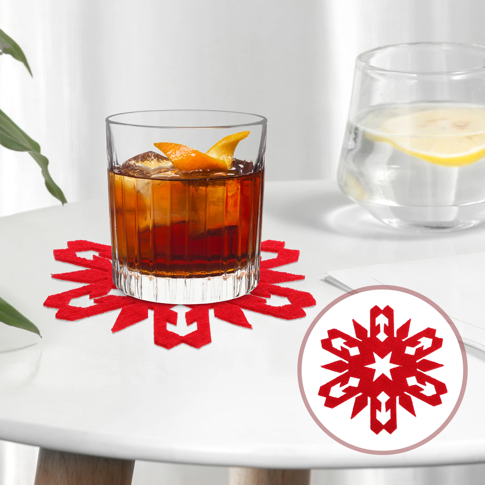 

4pcs Snowflake Christmas Coasters Set Cloth Heat-Insulated Cup Mats Non-Slip Mug Mats For Christmas Party Winter Decor Bedroom