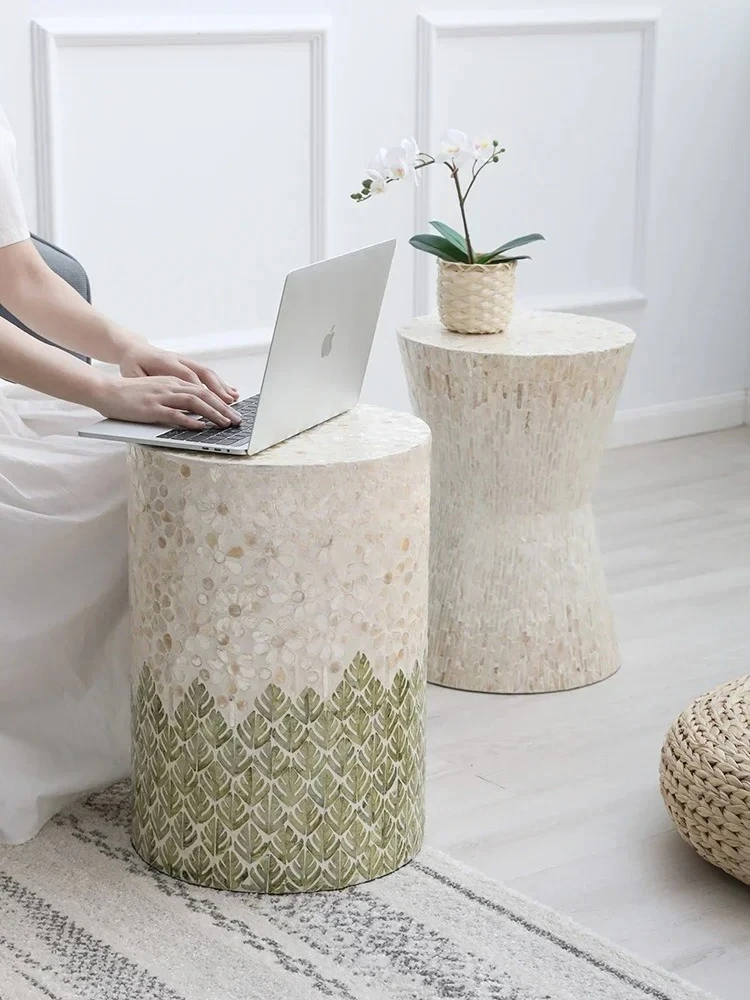 A Creative simple shell coffee table Nordic home balcony table living room sofa corner French light luxury stool