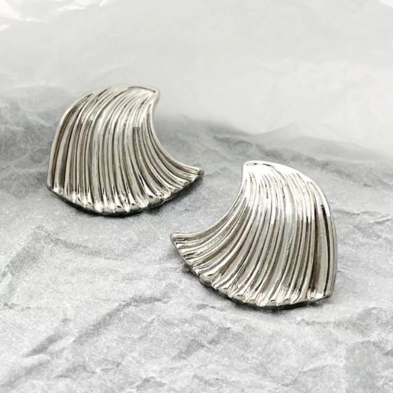 Irregular Geometric Wave Shell Sector Striped Earrings For Women OL Party Gift Fashion Jewelry Ear Accessories CE140