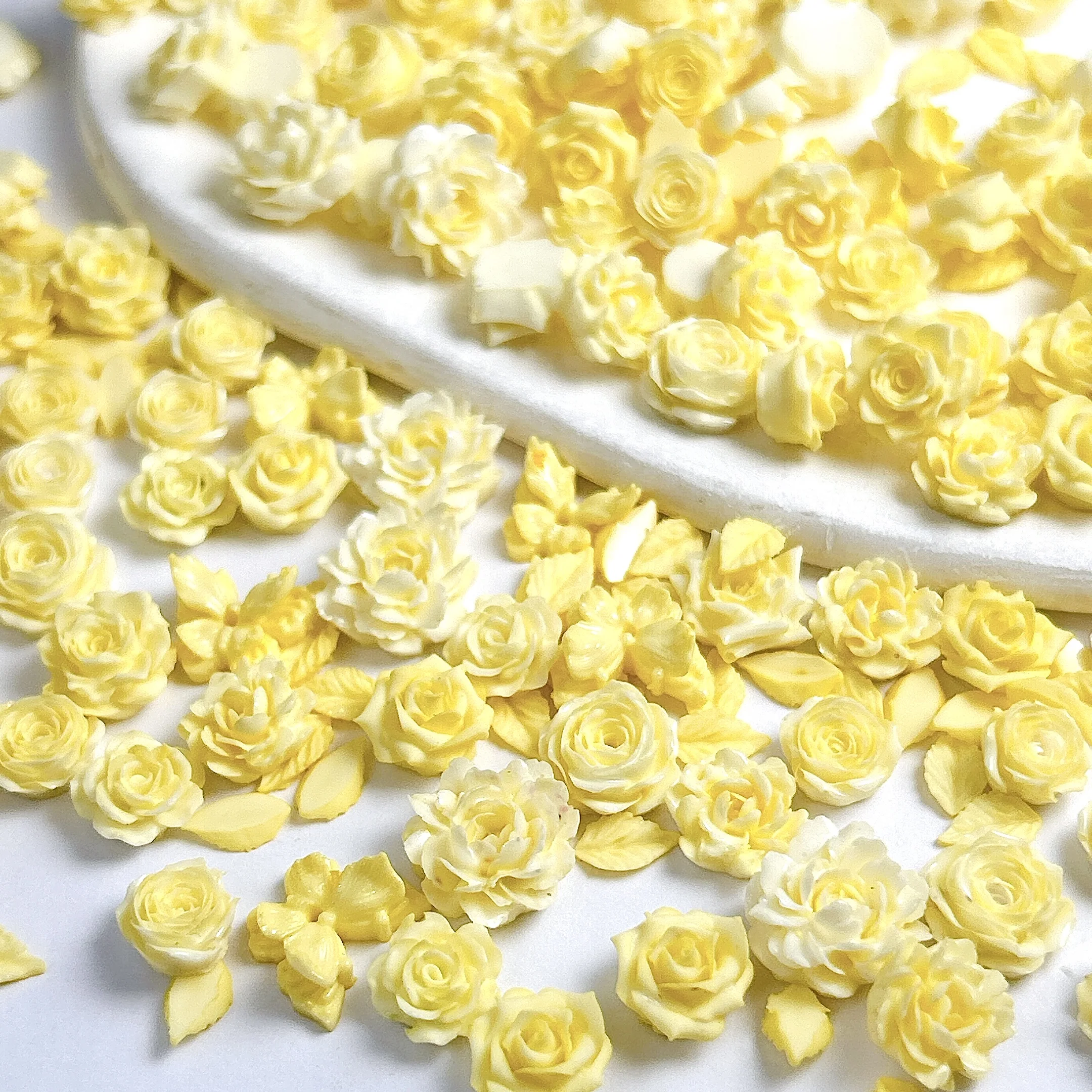 50 Uds. De abalorios para decoración de uñas de resina de peonía de loto suave mezclados al azar, hoja translúcida luminosa colorida 3D, decoraciones para uñas de mariposa DIY