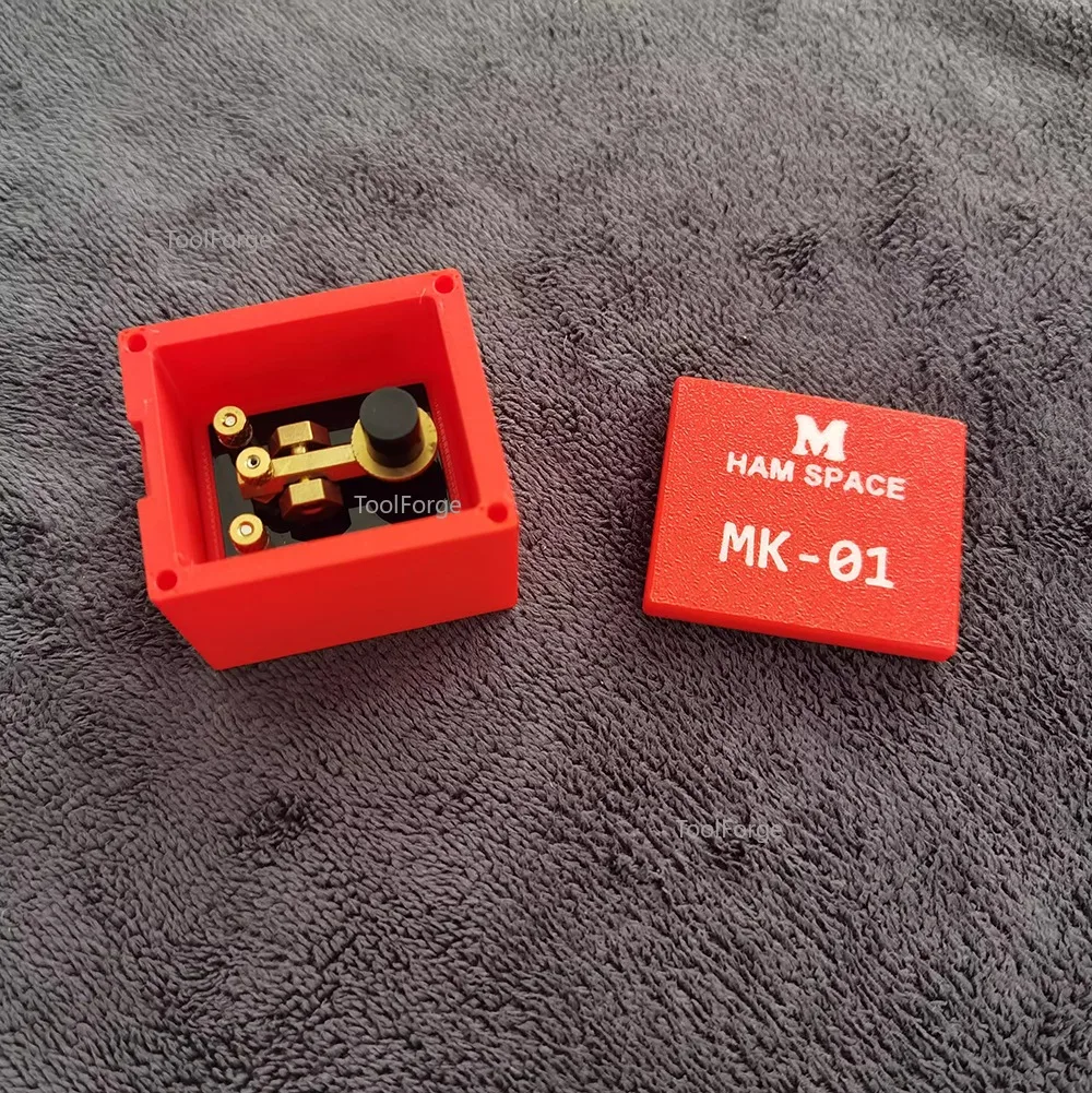 

MK-01 Мини-ключ Морзе — компактный ключ для практики CW с базой и футляром для любительской радиолюбителя, коллекционеров (красный)