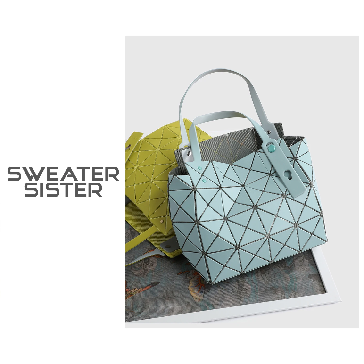 sac-a-main-geometrique-incruste-de-diamants-pour-femme-modele-sweater-sister-848001-sac-a-main-a-motif-geometrique