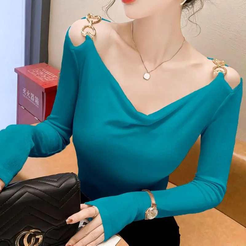 Fashion V-Neck Button Hollow Out Off Shoulder Blouse Women\'s Clothing 2023 Autumn New Oversized Casual Pullovers Sweet Shirt