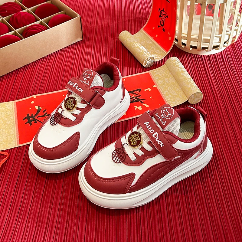 أحذية الأولاد الجديدة لعام 2025 أحذية رياضية ربيعية للأطفال ذات سطح جلدي خفيفة الوزن قابلة للتنفس للمدرسة الابتدائية للأولاد والبنات #3