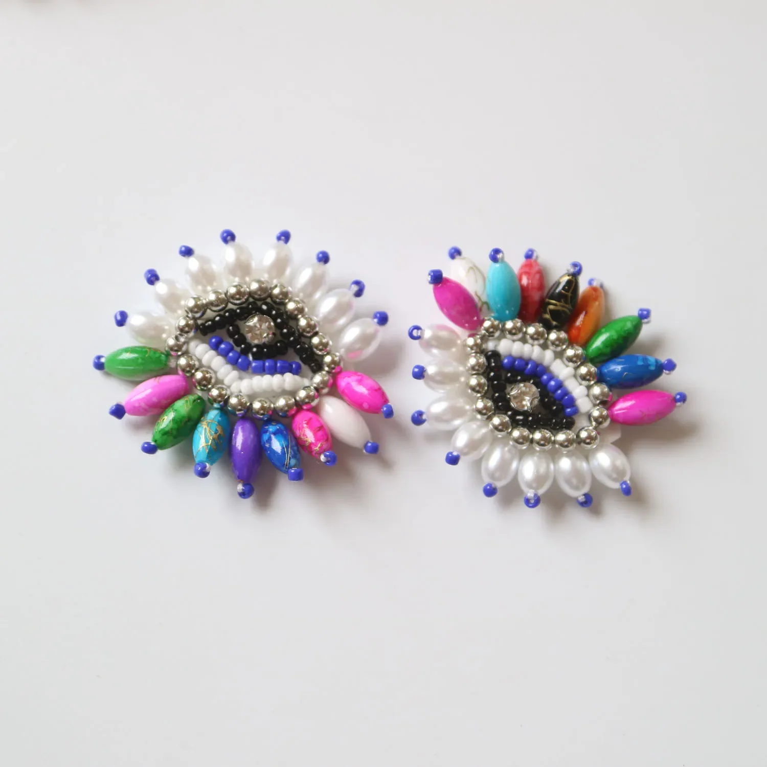Fashion 2pc/lot tassel cute eyes Patches for clothing sew on sequins rhinestone beaded applique  clothes decorative parches