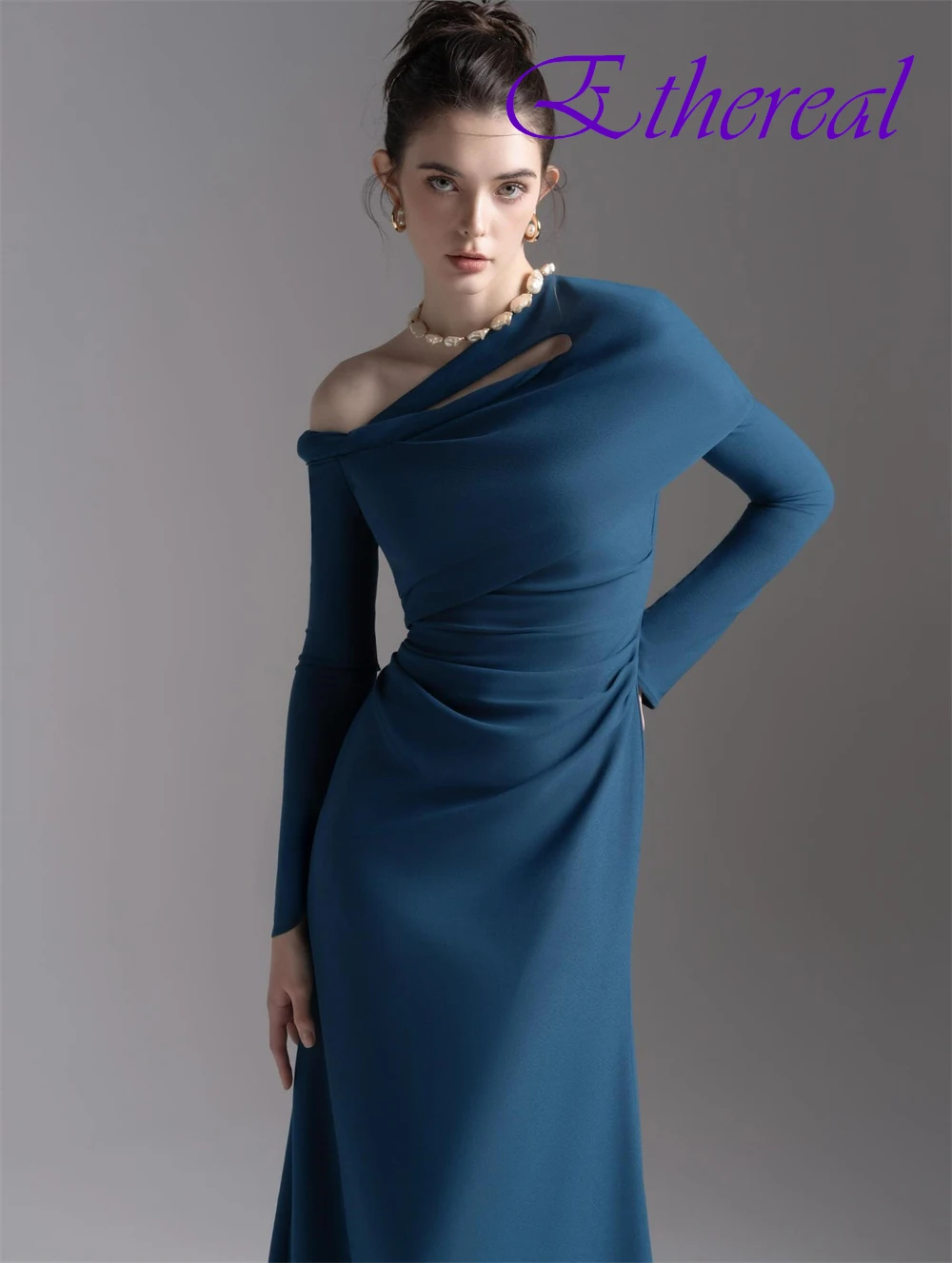 ชุดราตรีคอเรือแบบสั่งตัด ดีไซน์หรูหรา ผ้าเจอร์ซีย์ แขนยาว ชุดออกงานพรอม ชายกระโปรงยาวแบบลากพื้น สำหรับโอกาสพิเศษ