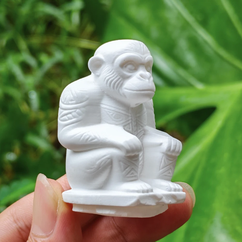 1.8 Inch Gorilla Sculpture Ornament, made of resin, modern style, animal theme. Suitable for office decoration, study room, birthday gifts, gifts for men, Halloween decorations, back-to-school season gifts, home decor, Christmas decorations