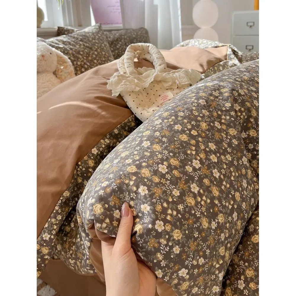 

100 Polyester New 2026 Ditsy Floral Duvet Cover Set, 2 Pillowcases 1 Duvet Cover No Bed Sheet