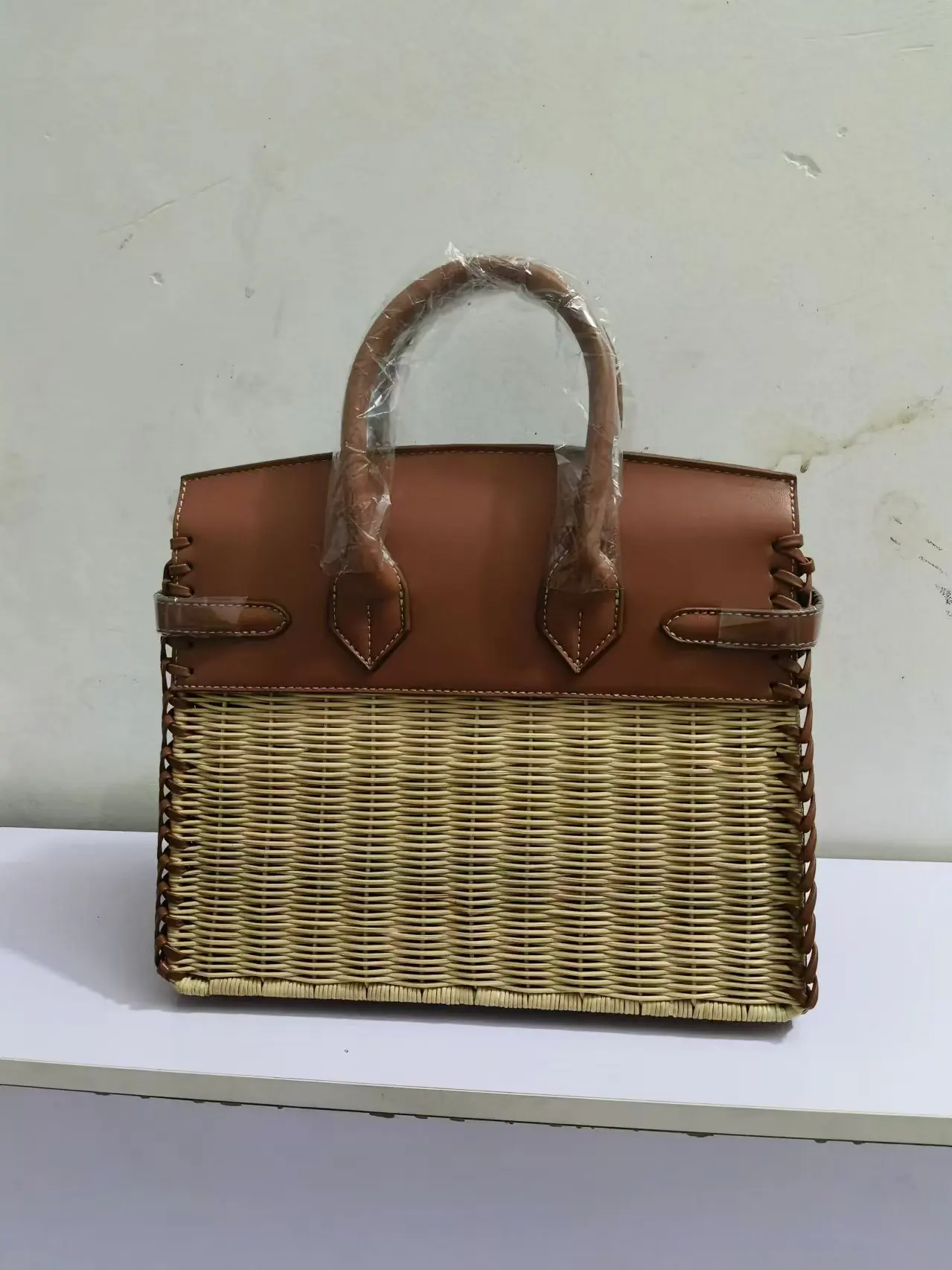 Hand woven handbag grass woven rattan bag