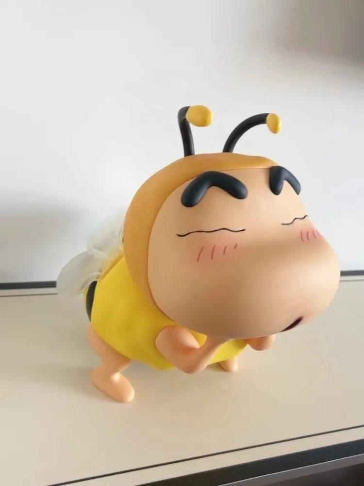 New Crayon Shin Chan Bee Night Light Decoration Pat Light Glowing Hand Handle Pat Light Doll And Doll Birthday Gift Desktop