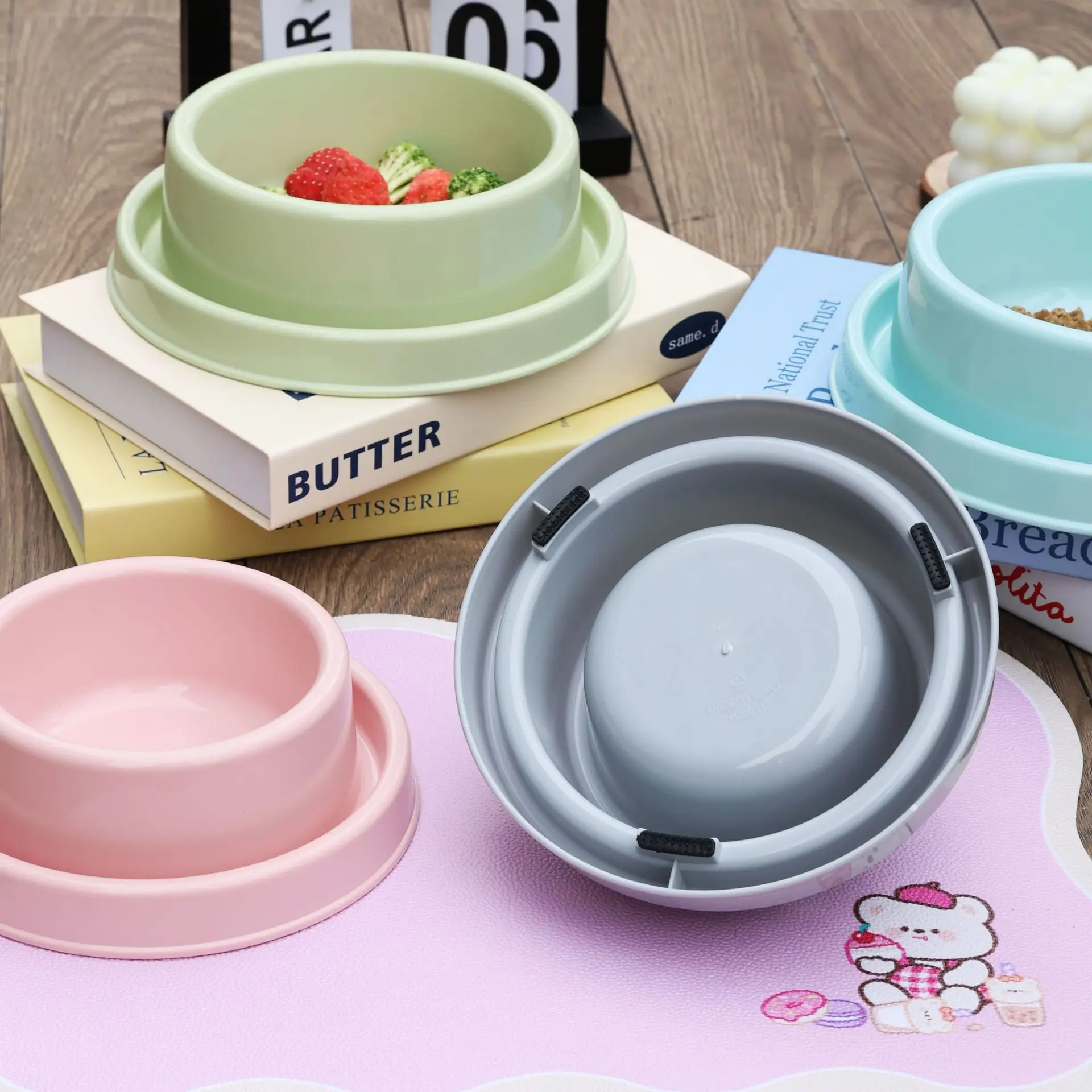 Non-Slip Anti-Tip Pet Bowls for Dogs Cats Spill-Proof Food Water Dishes Stable Base Feeding Bowls Durable Pet Supplies