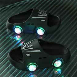 Buty dziecięce LED Lights klapki na lato chłopiec dziewczyna świecące sandały dziecięce kryty kapcie z miękkim spodem dziecięce domowe sandały dla rodziców i dzieci