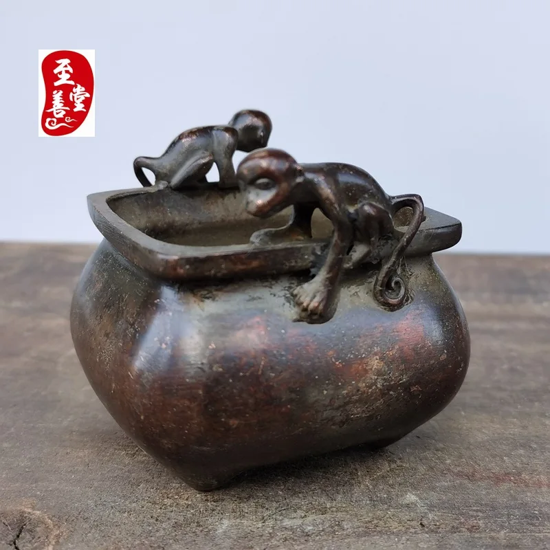 Antique-style alloy copper incense burner with a patina finish, depicting two monkeys, made during the Qianlong reign, for livin