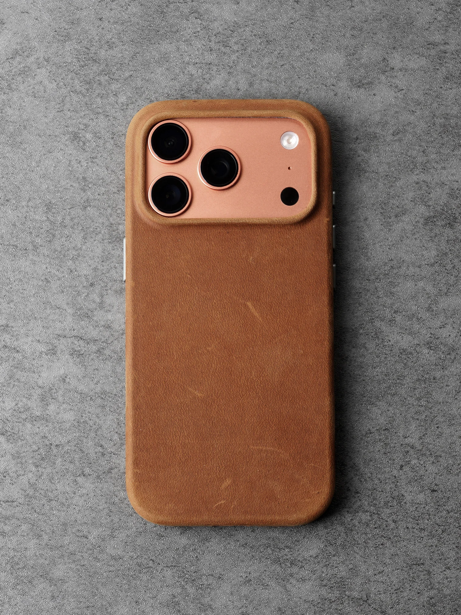 YMW Handgefertigte Crazy Horse Echtleder-Hülle für iPhone 18 17 Pro Max Magnetische PULL-UP Kratzfeste Rindsleder-Handyhülle – Detail 13