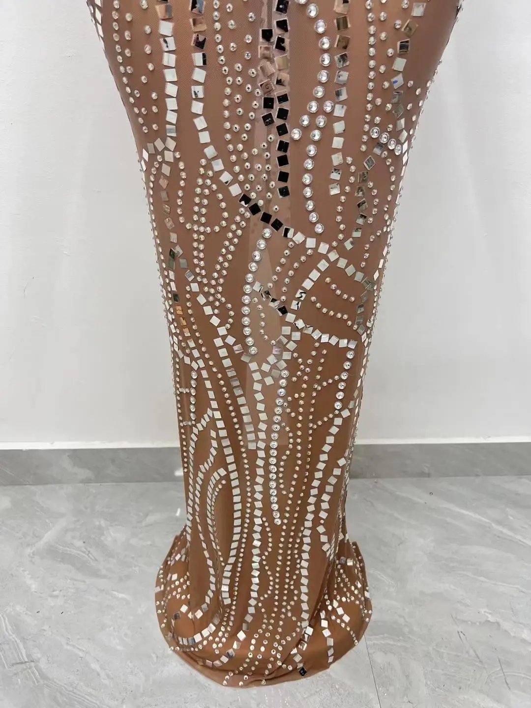 Lianpianchousheng – robe longue en maille transparente avec cristaux et miroirs argentés scintillants, tenue moulante pour femmes, tenue de bal d'anniversaire
