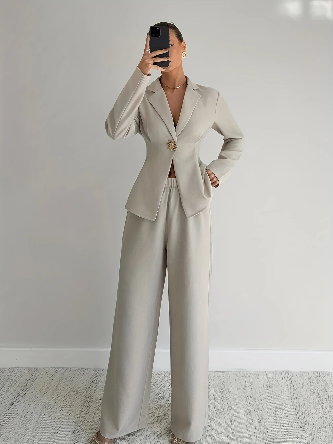 

Женские осенние и зимние новые женские простые пригородные металлические модели