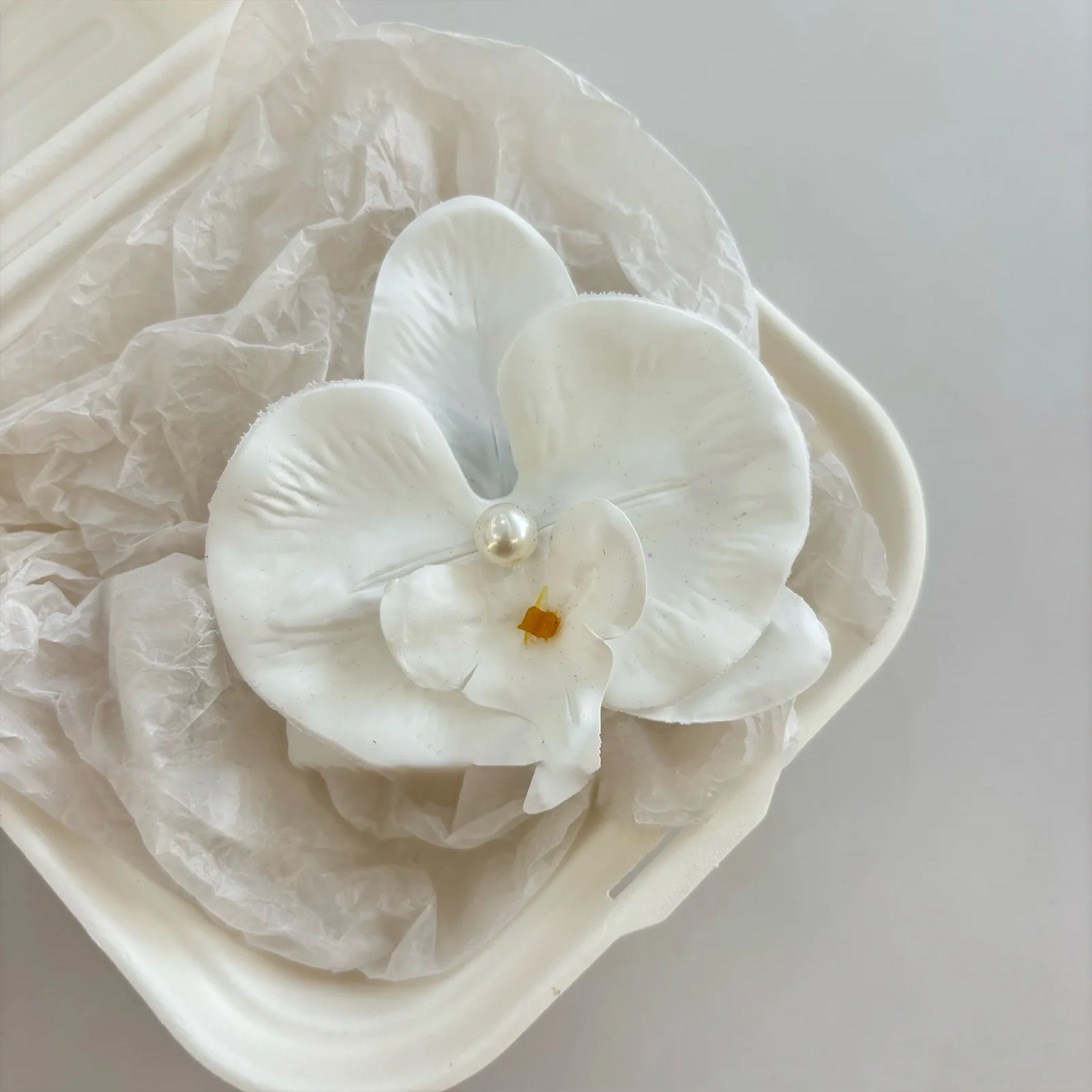 Butterfly Orchid Pearl Hair Clip Beach Wedding Hairpin Boho Seaside Accessories Handmade Floral Hair Decor for Vacation Photos