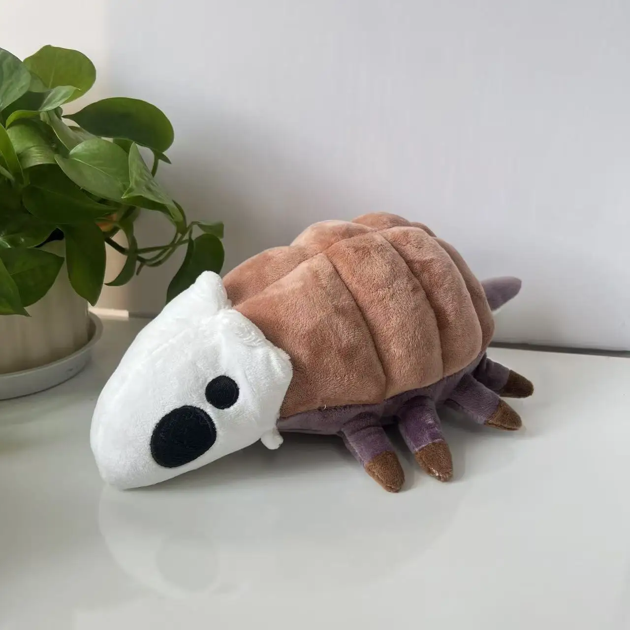 

Hollow Knight Silksong Shermag Doll Plush Soft Cotton Stuffed Toy with Bell Cute Room Decoration Birthday Gift for Fans