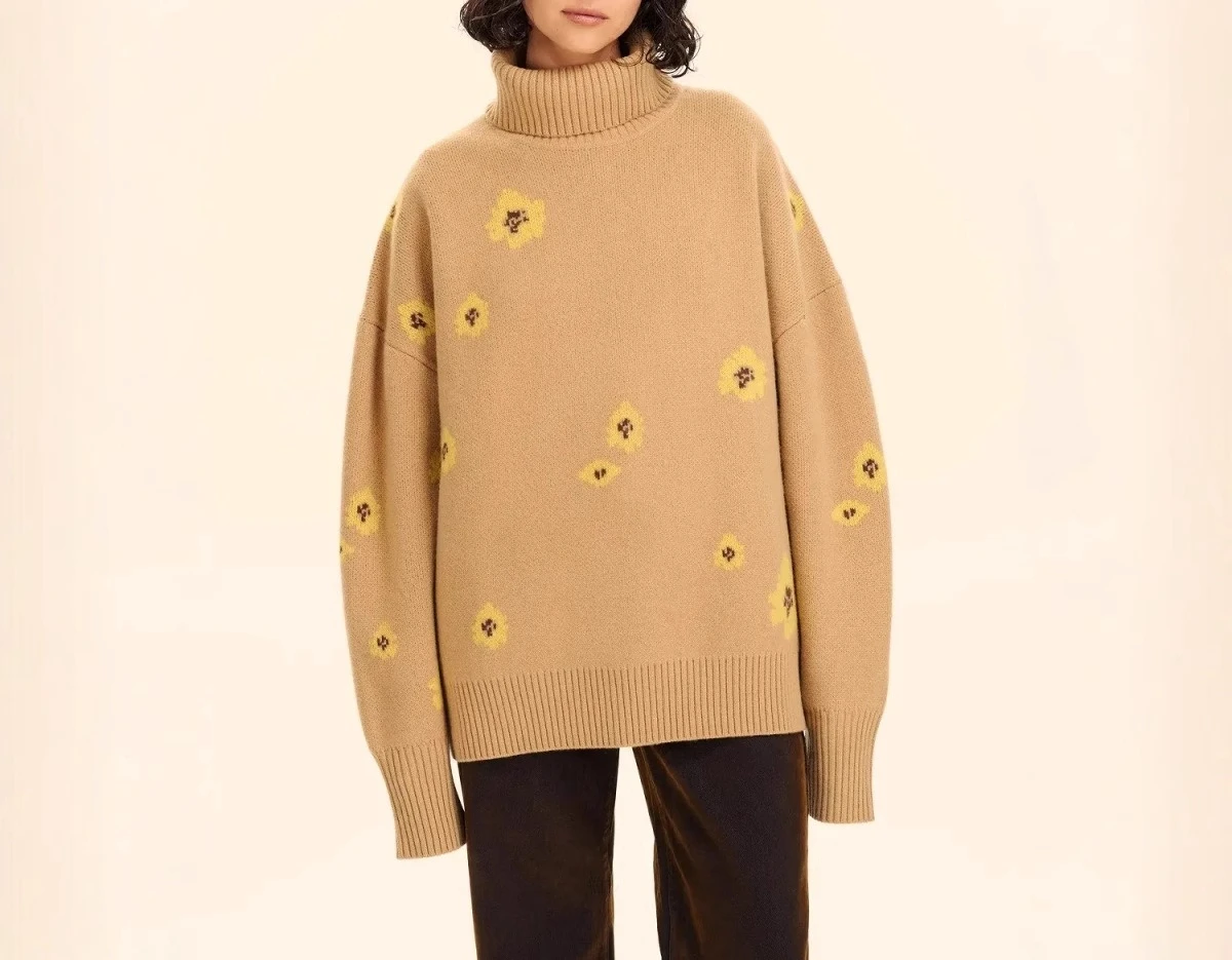 

New Style Loose Knitted Base Layer with Jacquard Knit Flower Patterns High Neck for Autumn and Winter