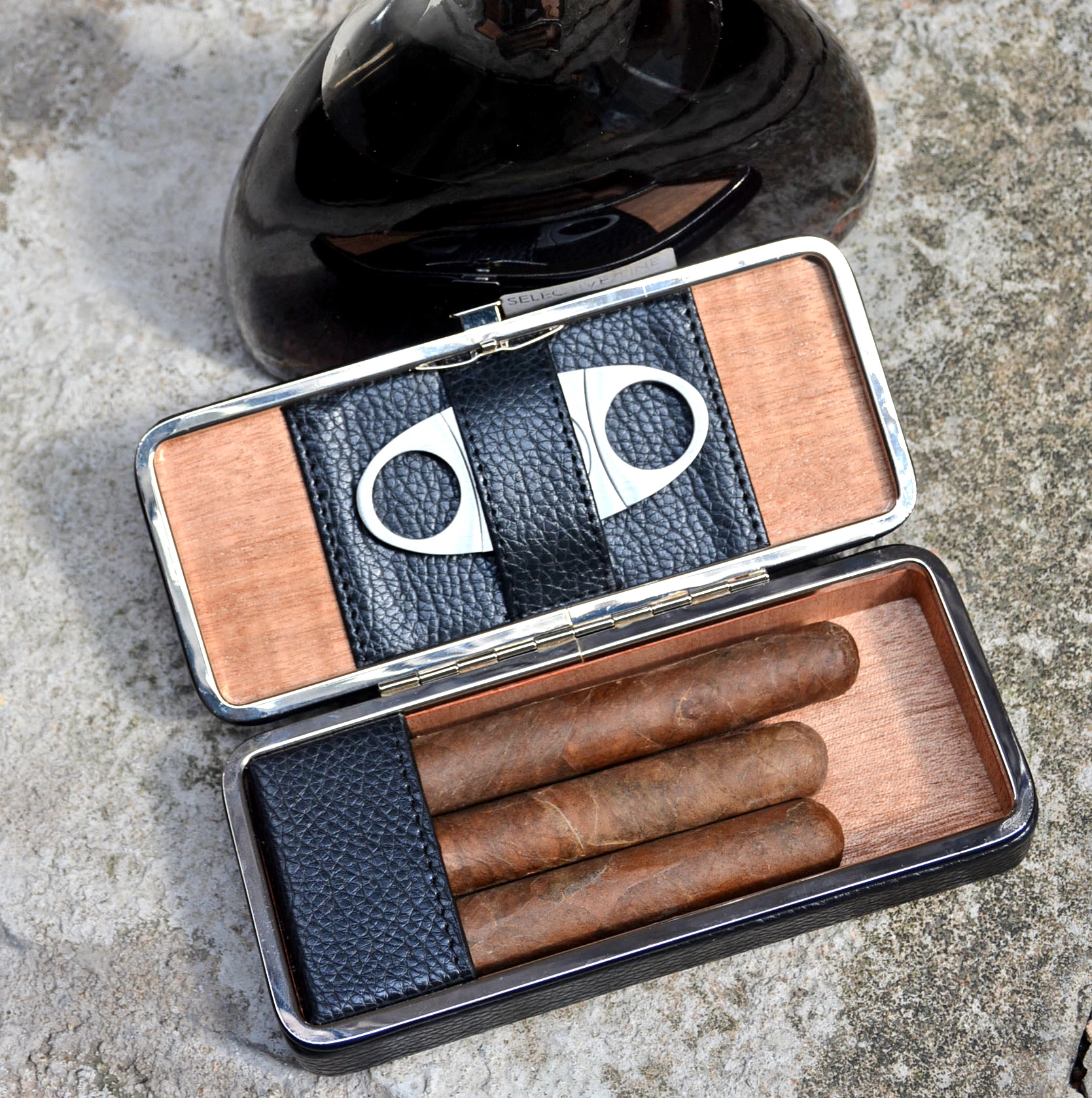 Leather Cedar Wood Lined Cigar Box Holder, Mini Humidor with Stainless Steel Cutter, Luxury Travel Case, Best Accessory